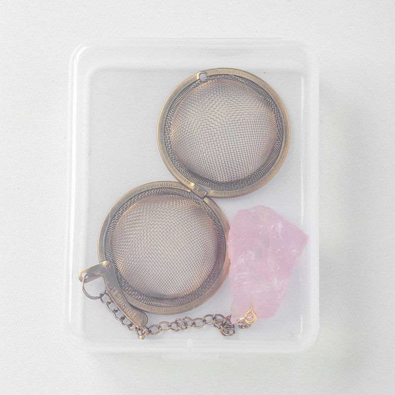 1PC Естествен кристал, необработен камък 304 злато от неръждаема стомана, филтър за чай, розов кварц, декорация, занаяти, лечебни рейки, подаръци, занаяти