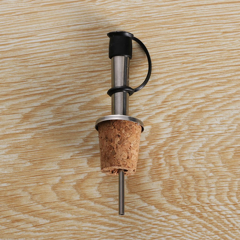 1/3 vnt. Naujas medinis kamštienos raudonojo vyno piltuvas, aliejus, alaus butelio kamštelis su dangteliu, virtuvės įrankiu