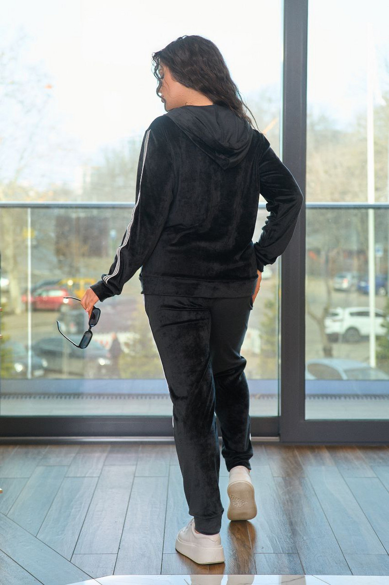 Комплект от кадифе с декор