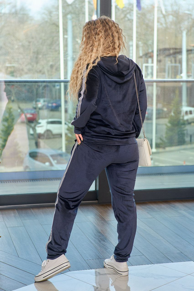 Комплект от кадифе с декор