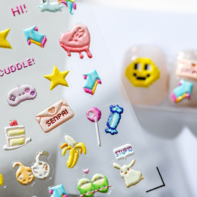 Πολύχρωμο σχέδιο κινουμένων σχεδίων Pixel 5D ανάγλυφα ανάγλυφα Αυτοκόλλητα τέχνης νυχιών 3D αυτοκόλλητα διακοσμητικά νυχιών Χαλκομανίες Χονδρική