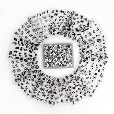 50 lapos körömmatrica 3D virágos körömmatrica matrica véletlenszerű mintás öntapadó körömmatrica dekor 50 db körömmatrica