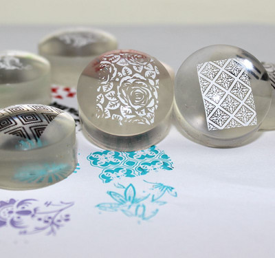 2020-as rozsdamentes acél bélyegzőlemez sablon francia karácsonyi hóember jávorszarvas virágok körömbélyegző eszköz manikűr sablon 12x6cm