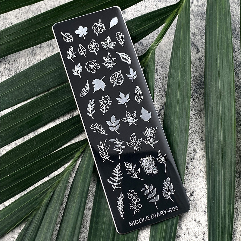 NICOLE NAPLÓ Őszi téma körömbélyegző lemez juhar levelek vonalak őszi design rozsdamentes acél felülnyomásos körömbélyegző sablonok