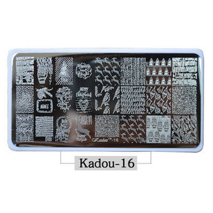 2021-es körömbélyegző lemezek KADOU(1-22) Téli karácsonyi rajzfilm 3D körömdíszítő bélyegsablon fehér párnával karácsonyi bélyegzőajándék