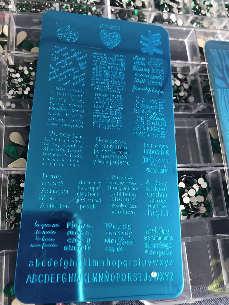 2022 újévi tigris bőrbélyegző barkács sablon manikűr Cheetah Snake Spot Stencil Stripe Coffee Art Print Köröm bélyegző eszköz XYZ32