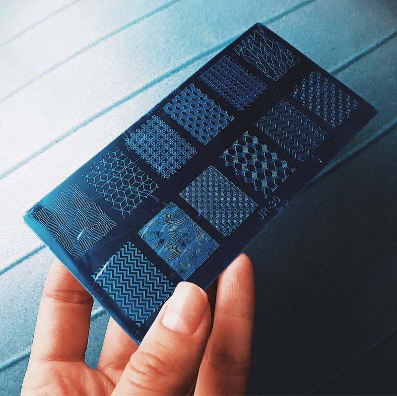 1 x 2021 új tervezésű körömsablon 12*6 cm-es fémsablon Konad Polish Geometry Designs Körömdíszítési bélyegzősablon JR01-30