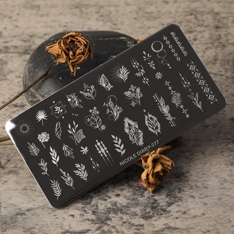 NICOLE NAPLÓ Etnikai stílusú Levelek Tervezés Bélyegzőlemezek Tömör vonalak Pontok Köröm bélyegzősablonok Virágnyomtatás Stencileszközök