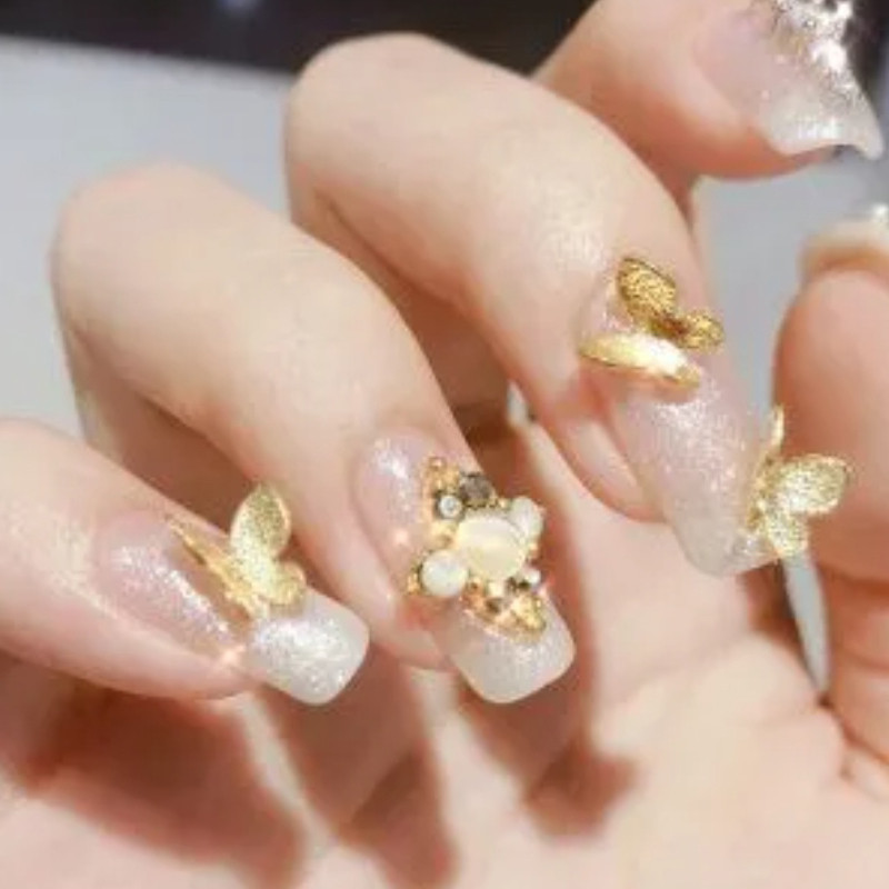 Jóléti forma1 db 3D-s faragott szilikon forma körömbélyegző pillangó mintás UV gél akril körömsablon DIY újrafelhasználható körömforma