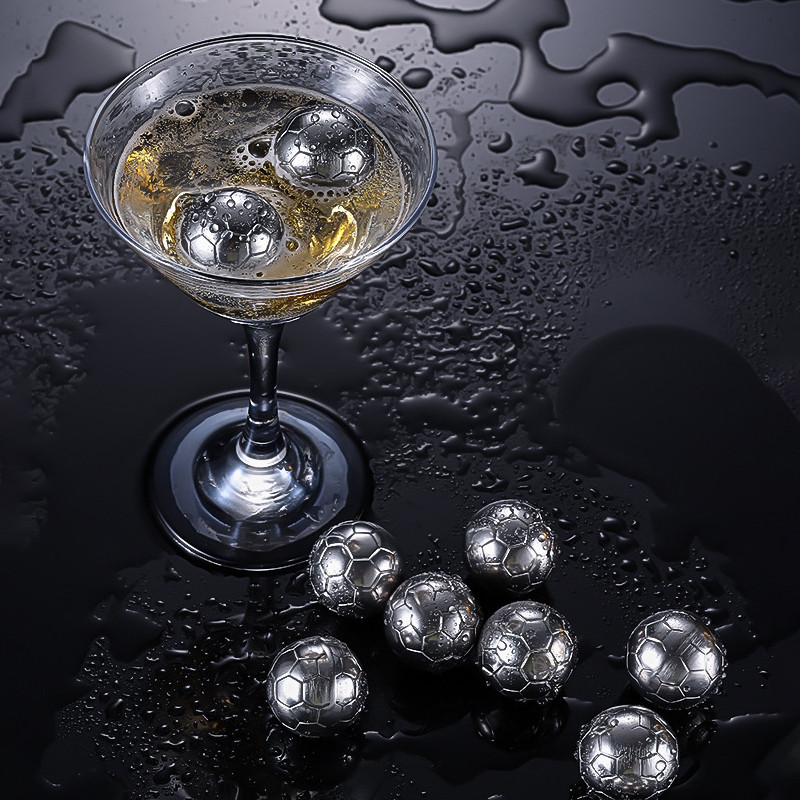 Nerūdijančio plieno futbolo ledo kubeliai Daugkartiniai šaldantys akmenukai Alus Vynas Gėrimai Aušintuvai Greitai šaldyti metaliniai ledo ritulio barai Barware Viskis