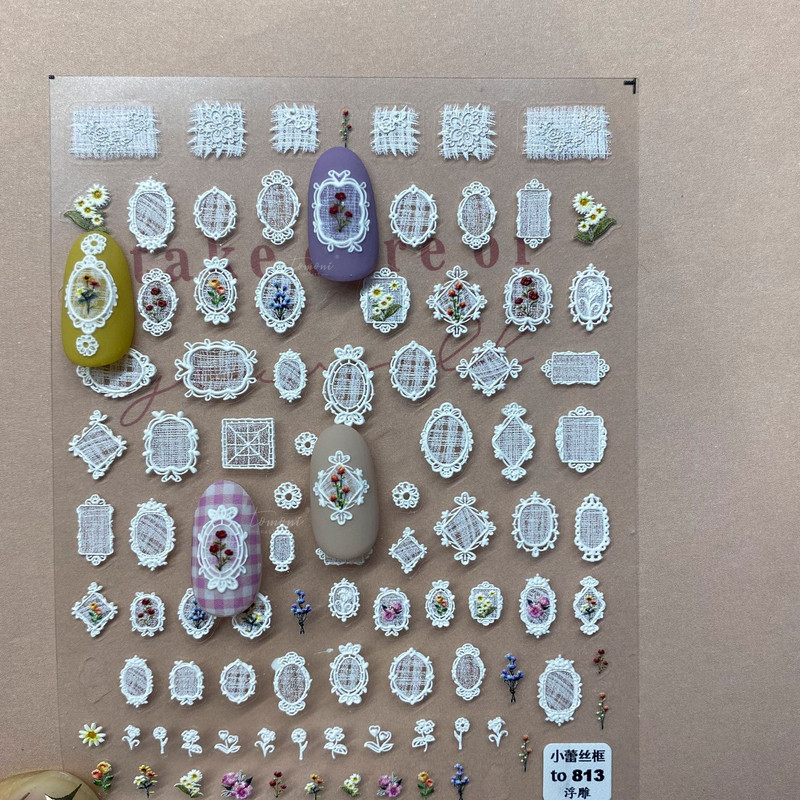 Uus loominguline kvaliteetne reljeefne küünekleebis valge pitsraam ja vintage pitsiline küünekleebis spetsiaalse disainiga maniküüritööriist