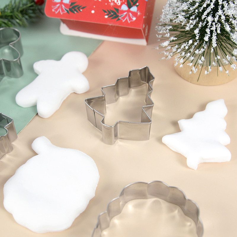 5 tk / komplekt Roostevabast terasest jõuluküpsise lõikurid DIY jõulupuu Jõuluvana Lumememm Lumehelbeke Küpsetus Kook Küpsiste küpsetustööriistad