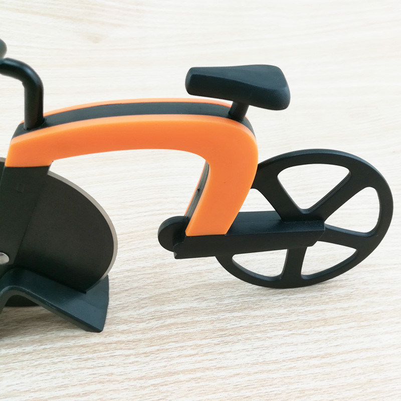 Ποδήλατο Pizza Cutter Τροχός από ανοξείδωτο ατσάλι Πλαστικό ρολό ποδηλάτου Pizza Chopper Slicer Κουζίνα Gadget M56