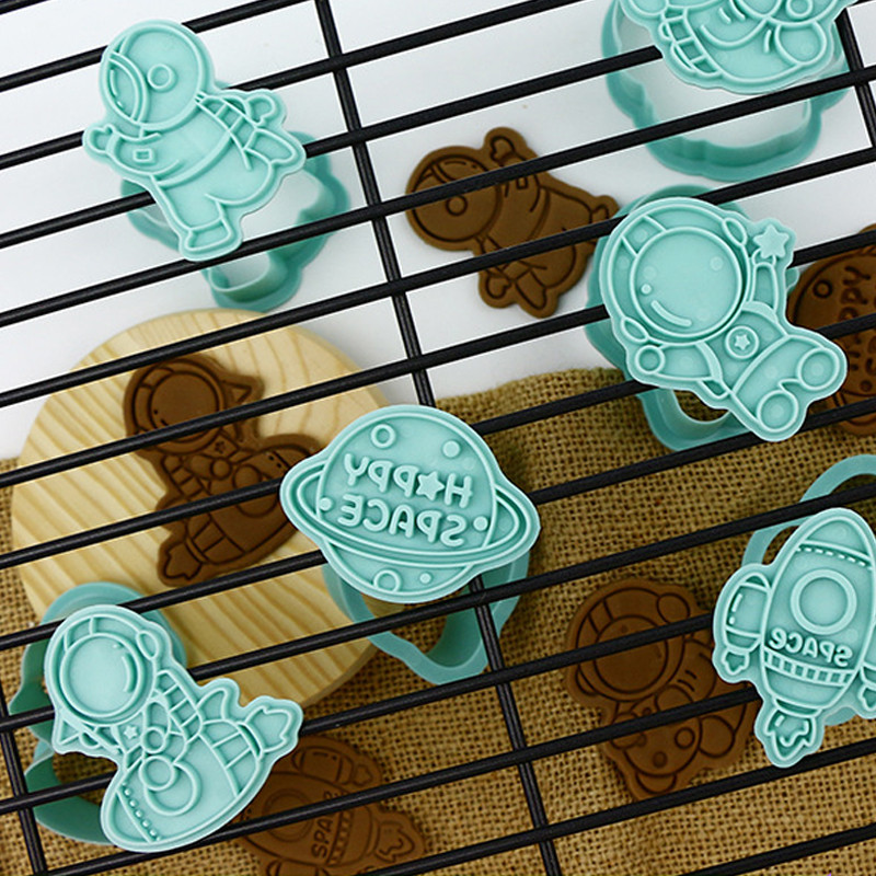 6 tk Space Astronaut küpsiselõikuri komplekt Kosmosemehe astronauti kujuga multikas Vajutatav küpsisevorm küpsisetempliga külmutusküpsise tööriist