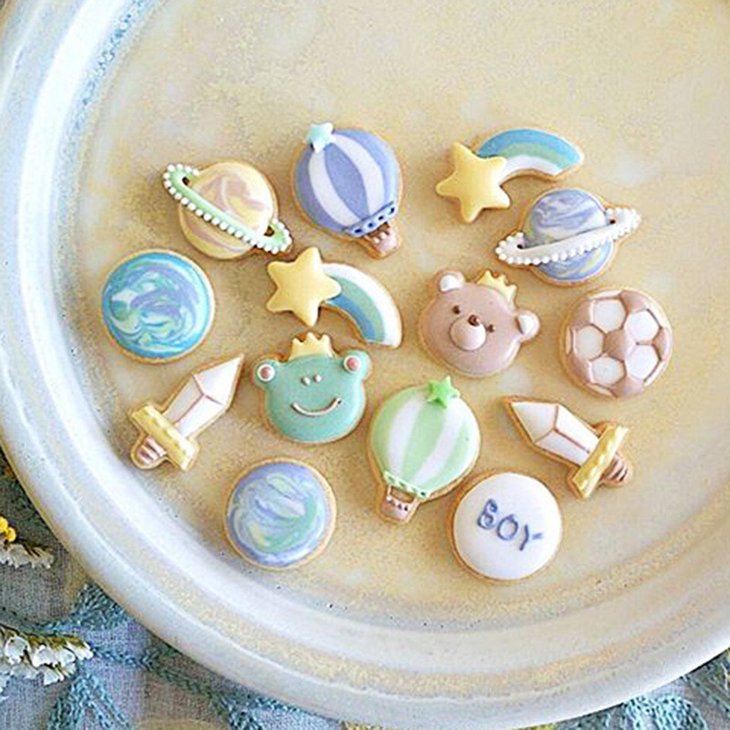 Cartoon Mini küpsiselõikurikomplekt Plastikust küpsisevorm Fondant Koogi kaunistamiseks Tööriistad Suhkruküpsiste küpsetusvormi tööriistad Kondiitrilõikurid