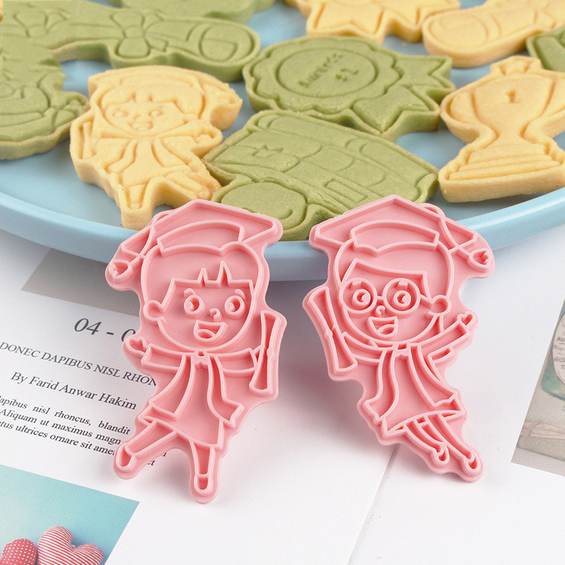 8 tk/komplekt Õnnitlused Lõpetamine Küpsiselõikur küpsisevorm 3D Press Plastikust küpsisevorm Fondant Küpsetustööriist Küpsiste kaunistamiseks