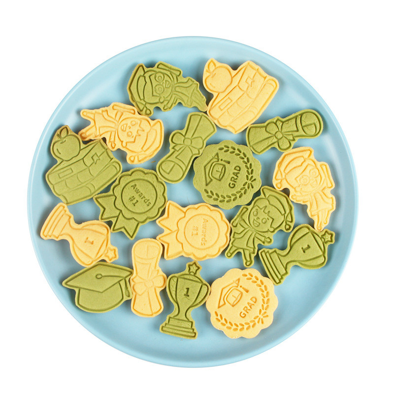 8 tk/komplekt Õnnitlused Lõpetamine Küpsiselõikur küpsisevorm 3D Press Plastikust küpsisevorm Fondant Küpsetustööriist Küpsiste kaunistamiseks