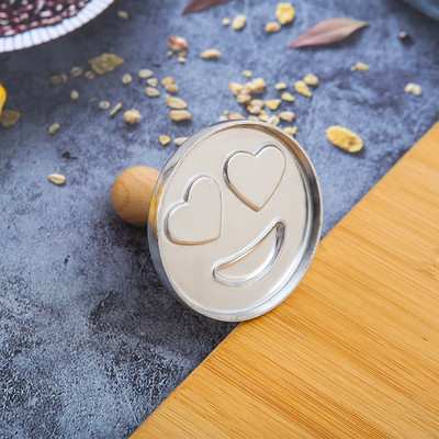 Φόρμα για μπισκότο από κράμα ψευδαργύρου DIY Smiling Face Shape Επιδόρπιο Διακοσμητικό κέικ Φόρμα λουλουδιών Κόφτης για μπισκότα Εργαλεία ψησίματος Αξεσουάρ