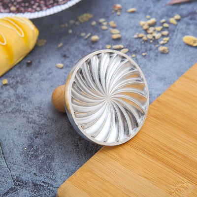 Φόρμα για μπισκότο από κράμα ψευδαργύρου DIY Smiling Face Shape Επιδόρπιο Διακοσμητικό κέικ Φόρμα λουλουδιών Κόφτης για μπισκότα Εργαλεία ψησίματος Αξεσουάρ