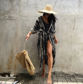 Jauns vintage kimono ar vērtnēm Halo Dyeing Beach Cover Up Vasaras peldkostīmi Lielizmēra garās jakas brīvdienu Bohēmijas pārvalki