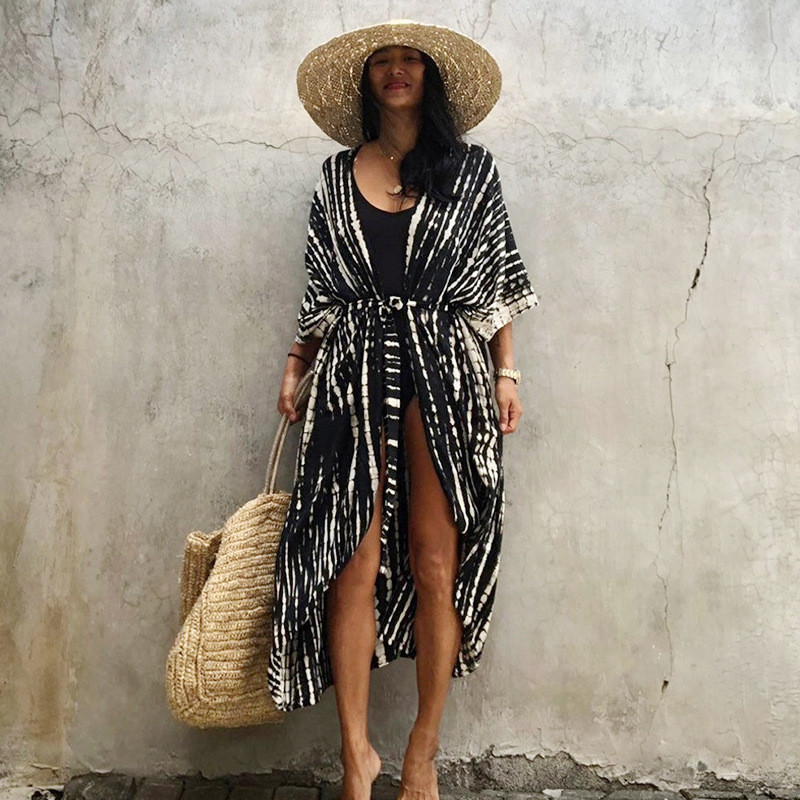 Jauns vintage kimono ar vērtnēm Halo Dyeing Beach Cover Up Vasaras peldkostīmi Lielizmēra garās jakas brīvdienu Bohēmijas pārvalki