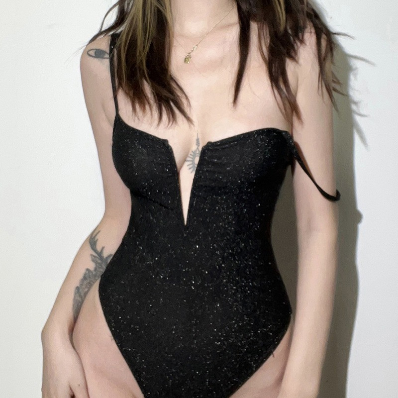 Kuum tüdrukustiilis kombinesoon Super kuum must liibuv seksikas traksidega tänavadisain, õhuke, ühes tükis riided, ülaosaga naiste ülaosa