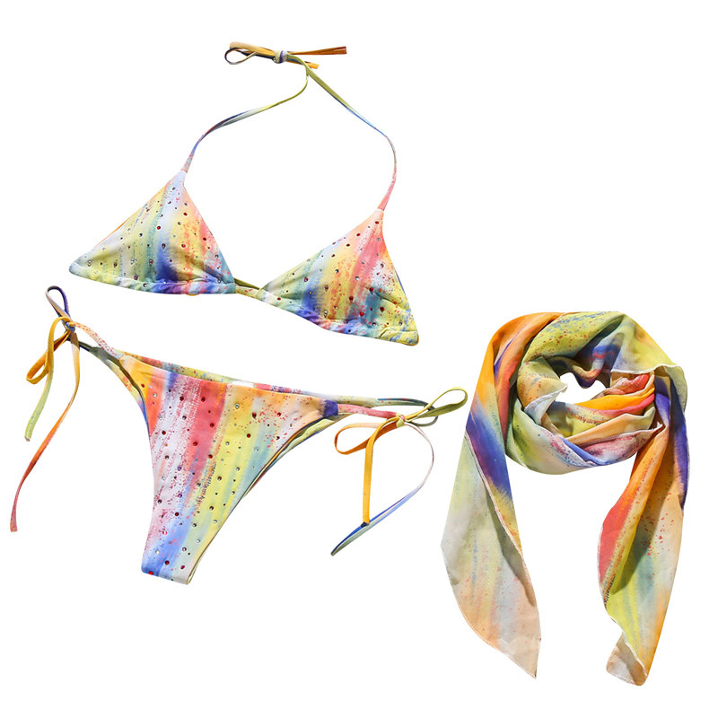 Lipsuga värvitud kolmeosalised naiste ujumistrikood Mikrobikiinikomplektid Seksikad stringid ujumisriided Naistele Brasiilia ujumisriided Sarong Cover-ups