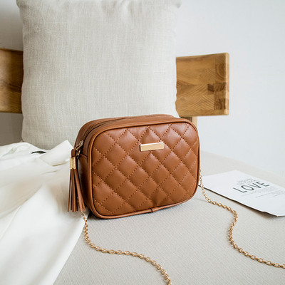 2022 Tassel kis táska nőknek Trend Lingge hímzéses fényképezőgép Női válltáska Divatlánc Női Crossbody táskák