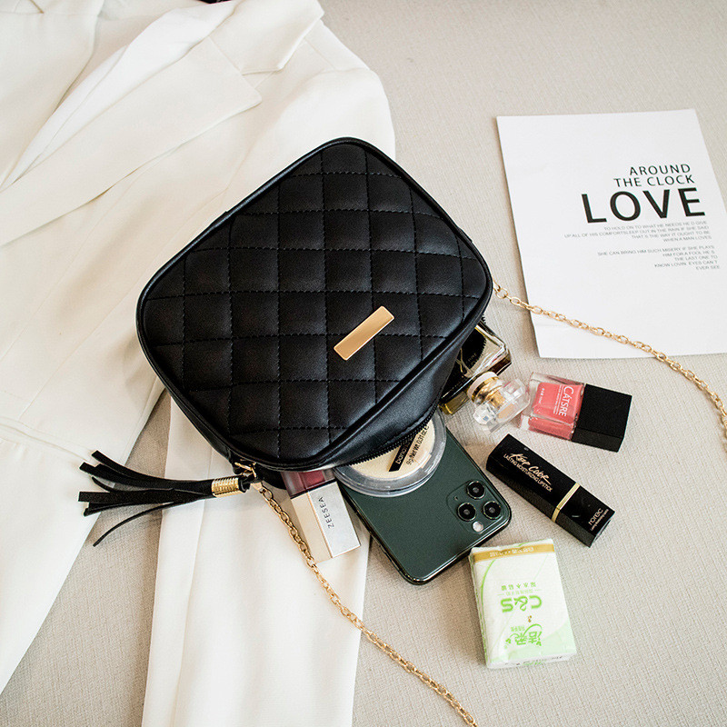 2022 Tassel kis táska nőknek Trend Lingge hímzéses fényképezőgép Női válltáska Divatlánc Női Crossbody táskák