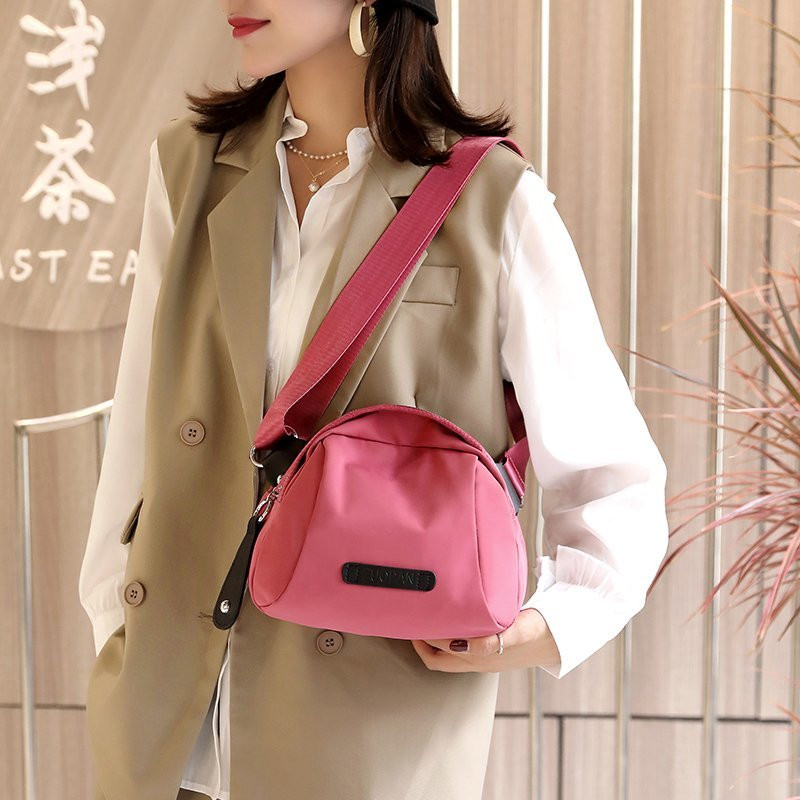 Moodsad ühevärvilised Nyon Crossbody kotid naistele Fany Pack õlakott 2022 Uus trend Lihtne vöökott Naiste käekotid rahakotid