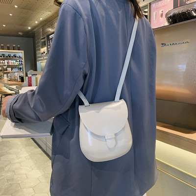 Új női válltáska Hot Sale Pu Kis Retro Egyszerű Patkócsomag Szíj Design Fő női futártáskák