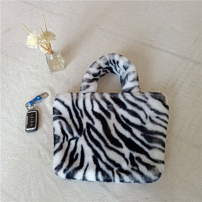 Χαριτωμένη γυναικεία βελούδινη τσάντα ώμου Μαλακή ψεύτικη γούνα Γυναικεία αλυσίδα τσάντες αγγελιαφόρου μόδας Γυναικείες μικρές τσάντες τσάντες Bolsas