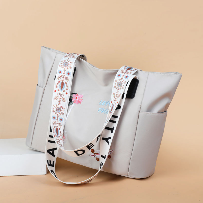 Vízálló Oxford Kézitáska Válltáskák Női Bevásárlótáska Nagy kapacitású Luxus hímzés Női Kézitáskák Bevásárlótáska