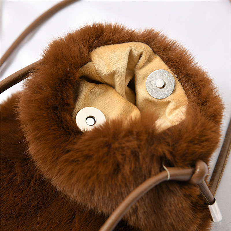 2023. aasta lihtne talvine kunstkarusnahast põikkott naistele Väikesed ühevärvilised mobiiltelefonikotid Mini välistingimustes kasutatav reisikott