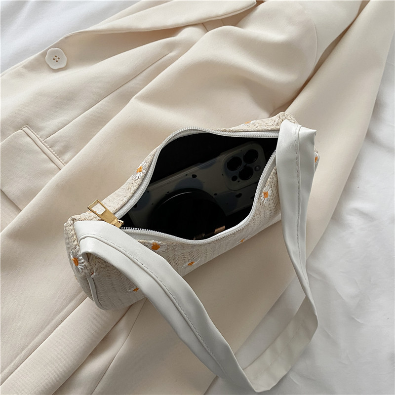 2022. aasta populaarne suvine õlgedest kootud kott Naiste lääne stiilis pitslilledega kootud kott Lihtne naiste õlakott kaenlaalusele