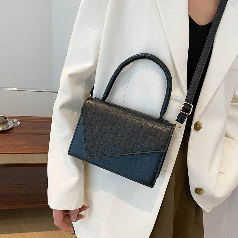 Új dizájnú, divatos válltáska tömör Pu bőr kereszttestű táskák nőknek, kis füles kézitáskák hölgyeknek
