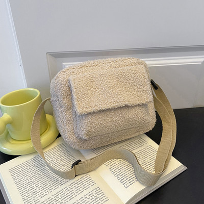 Moodsad õlakotid, naiste vintage lambavillane ühevärviline väike ketiga ristkorpuse kott reisiostudeks