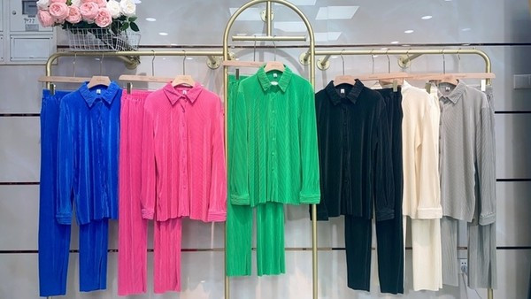 Naiste kaheosaline komplekt