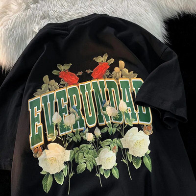 Moteriški marškinėliai su spalvingomis aplikacijomis