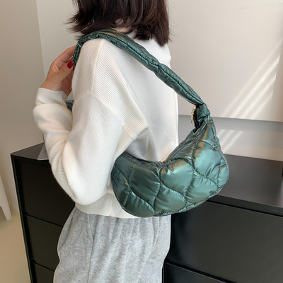 Зимна памучно подплатена чанта за жени 2022 г. Решетъчна ватирана дамска чанта Голяма женска голяма чанта Чанта с пера Пух Дамски пазарски чанти за скитници