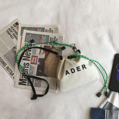 Модна мини чанта през тялото с печат на букви за жени Черно-бяла платнена малка чанта за двойка Кофа Дамска чанта Чанта за рамо с шнур