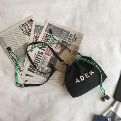 Модна мини чанта през тялото с печат на букви за жени Черно-бяла платнена малка чанта за двойка Кофа Дамска чанта Чанта за рамо с шнур