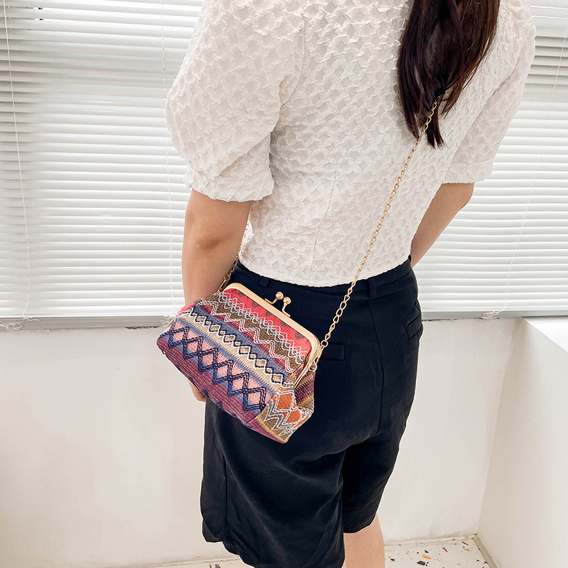 Jesen 2022 Nove slamnate torbice Mini školjkasta torba na rame Etnički vjetar Ženska torba s lancem na jedno rame