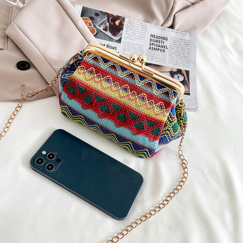 Jesen 2022 Nove slamnate torbice Mini školjkasta torba na rame Etnički vjetar Ženska torba s lancem na jedno rame