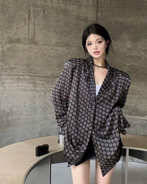 Ženska satenska jakna - široki model