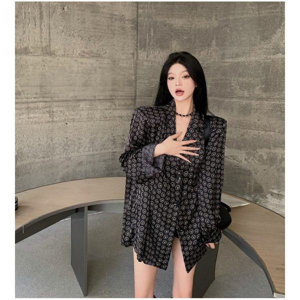 Ženska satenska jakna - široki model