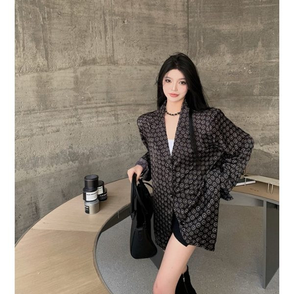 Ženska satenska jakna - široki model