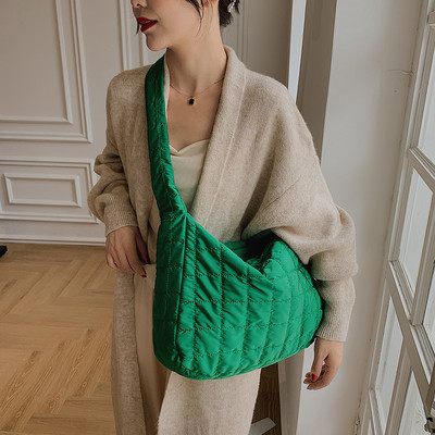 2022 Lattice Poșetă de iarnă Space Pad Bumbac Crossbody Genți Femei de capacitate mare Genți de tote cu pene Căptușite pentru cumpărător Genți matlasate