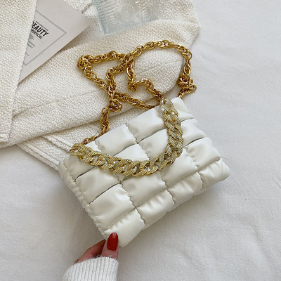 Ženske popularne ručne torbe s rombom 2022., nova modna PU kožna torba na rame s lancem, jednobojna ženska torba s trendi teksturom