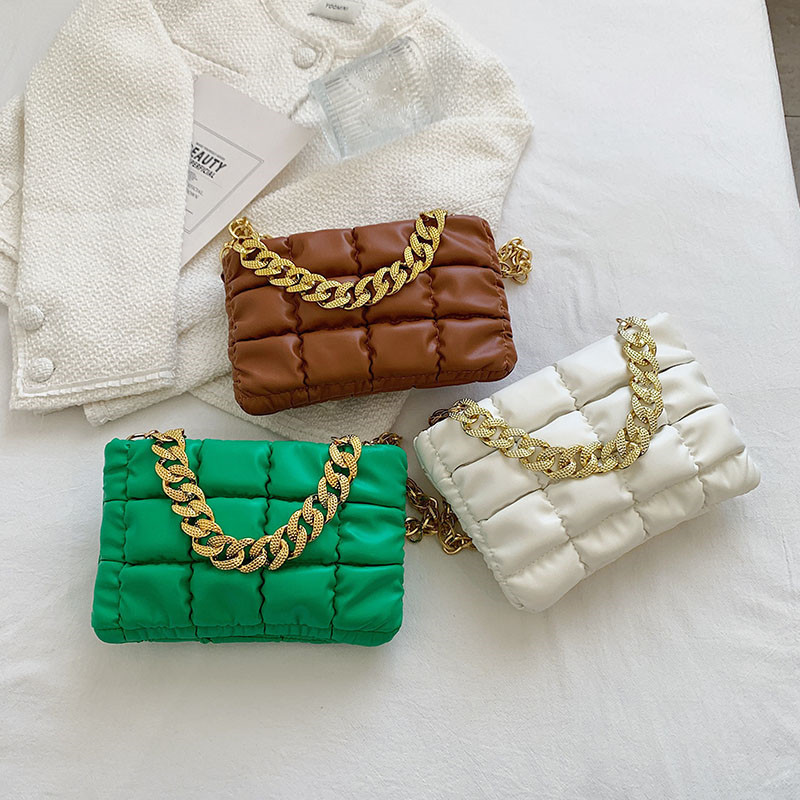 Ženske popularne ručne torbe s rombom 2022., nova modna PU kožna torba na rame s lancem, jednobojna ženska torba s trendi teksturom